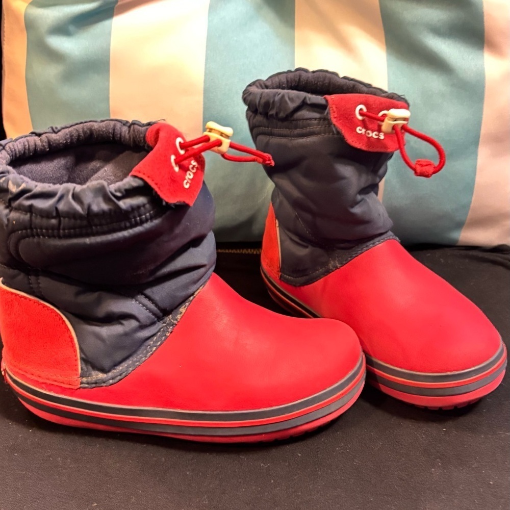 CROCS Kids Red and Navy Snow Boots - Picture 4 of 10